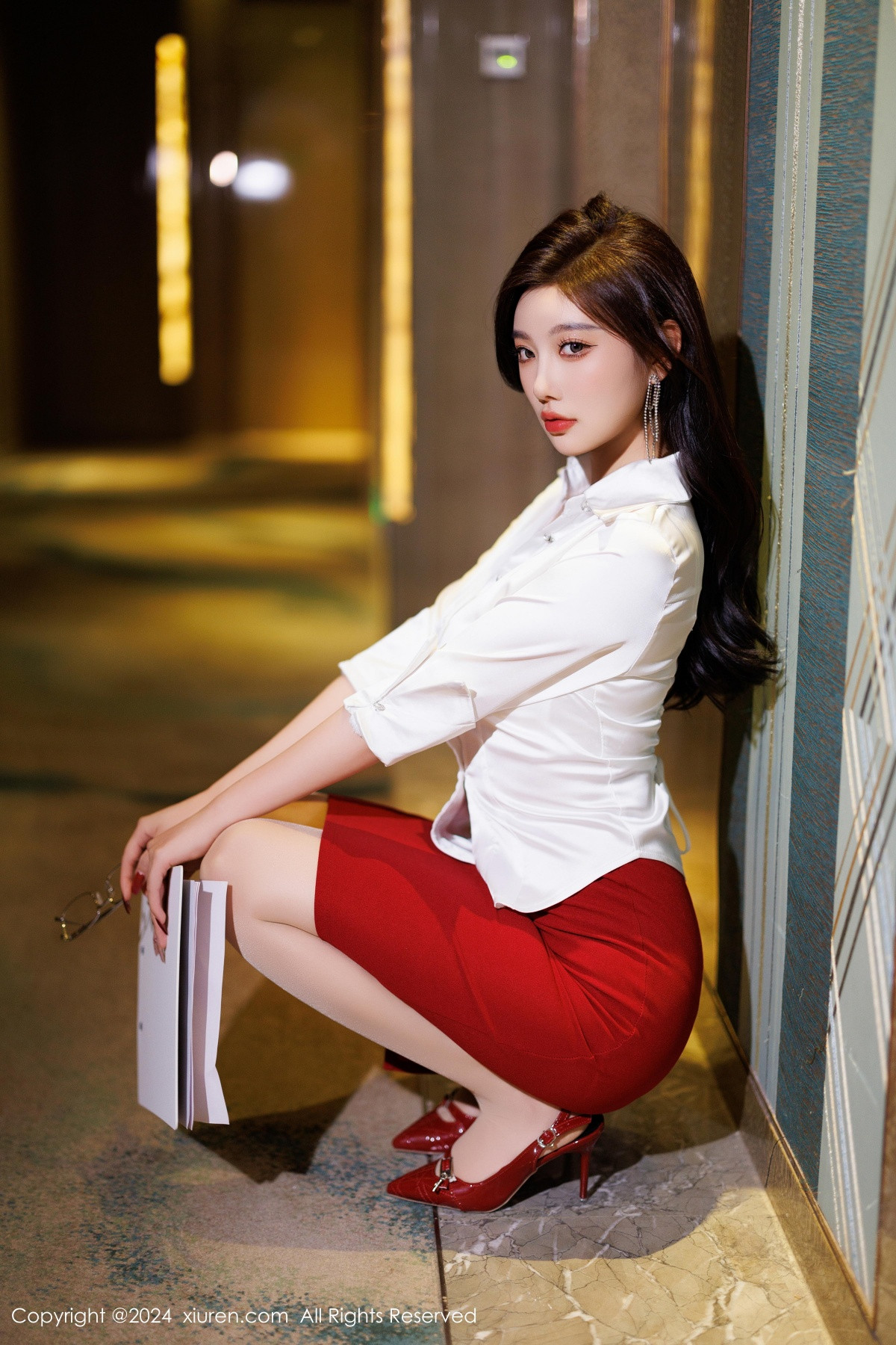 [秀人网] 2024.12.06 No.9565 杨晨晨Yome OL美腿  第5张