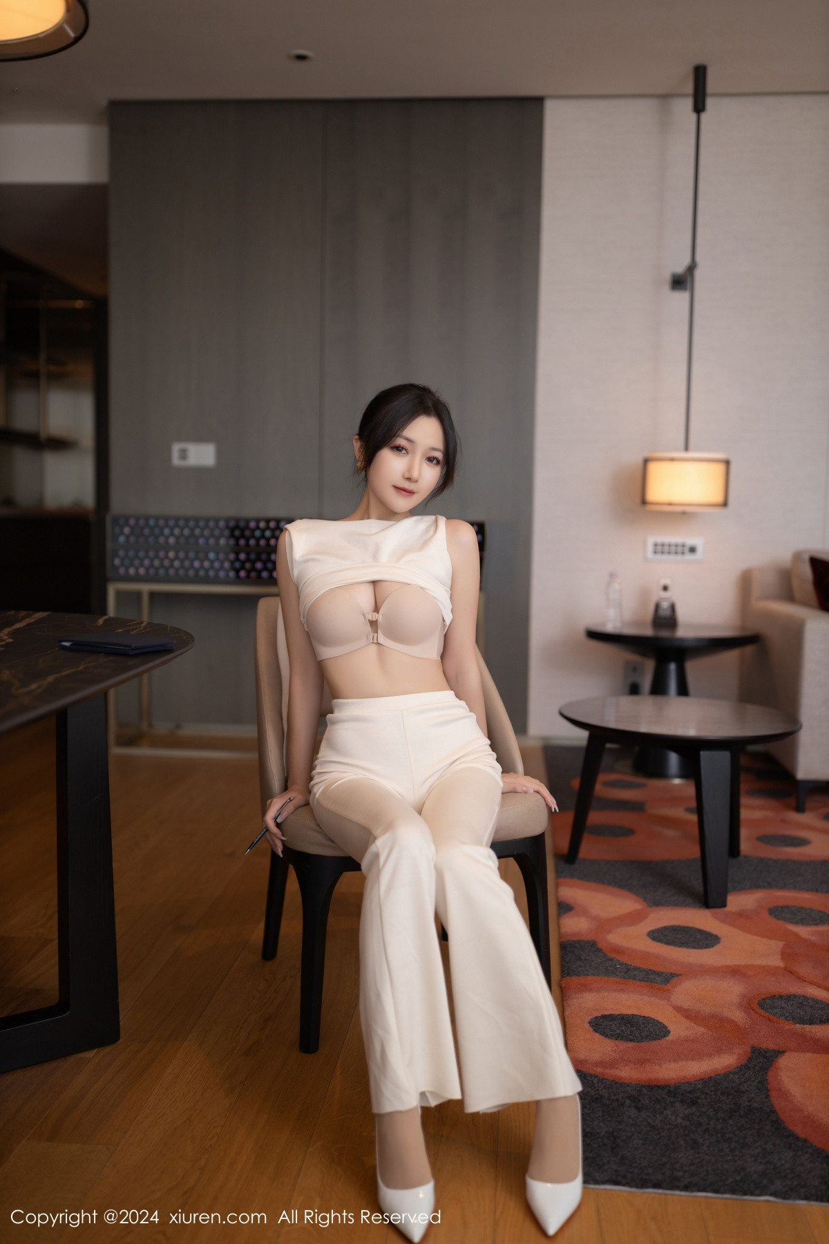 [秀人网] 2024.11.15 No.9457 鱼子酱Fish 丝袜美腿  第17张