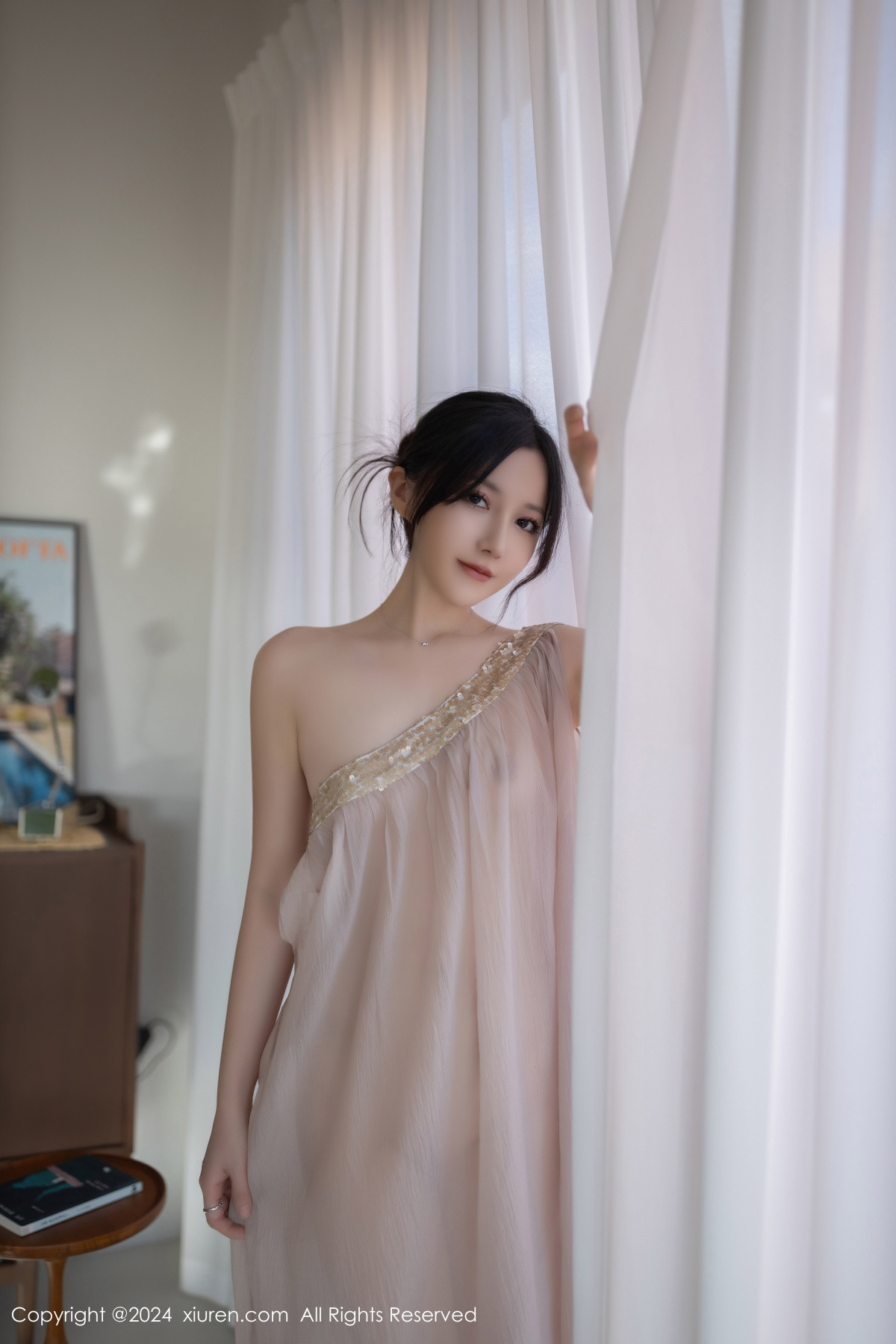 [秀人网] 2024.11.22 No.9492 鱼子酱Fish 美腿性感  第63张