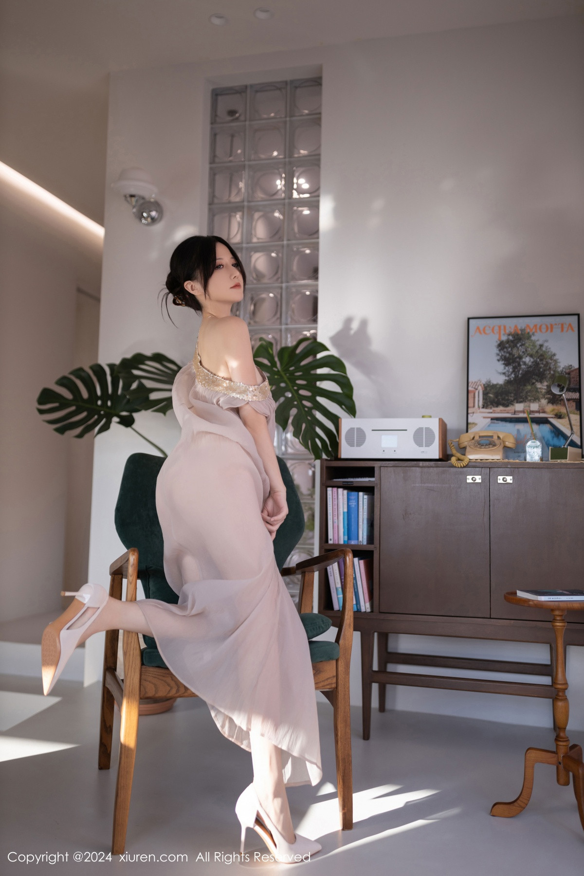 [秀人网] 2024.11.22 No.9492 鱼子酱Fish 美腿性感  第50张